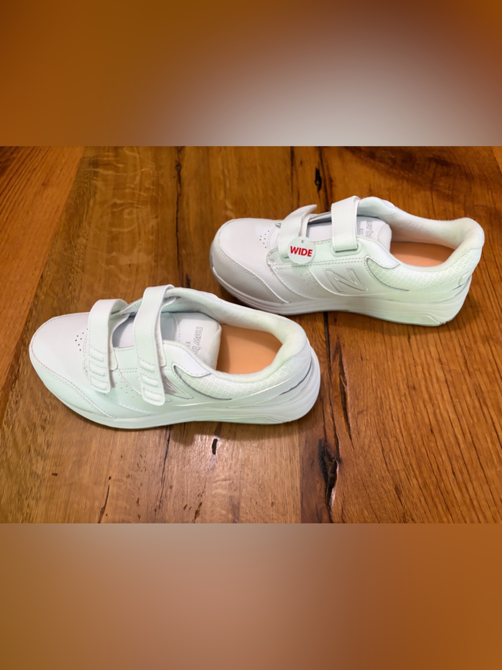 New Balance Women's White Leather Walking Sneakers, NWT, Size 7.5 - Picture 4 of 10